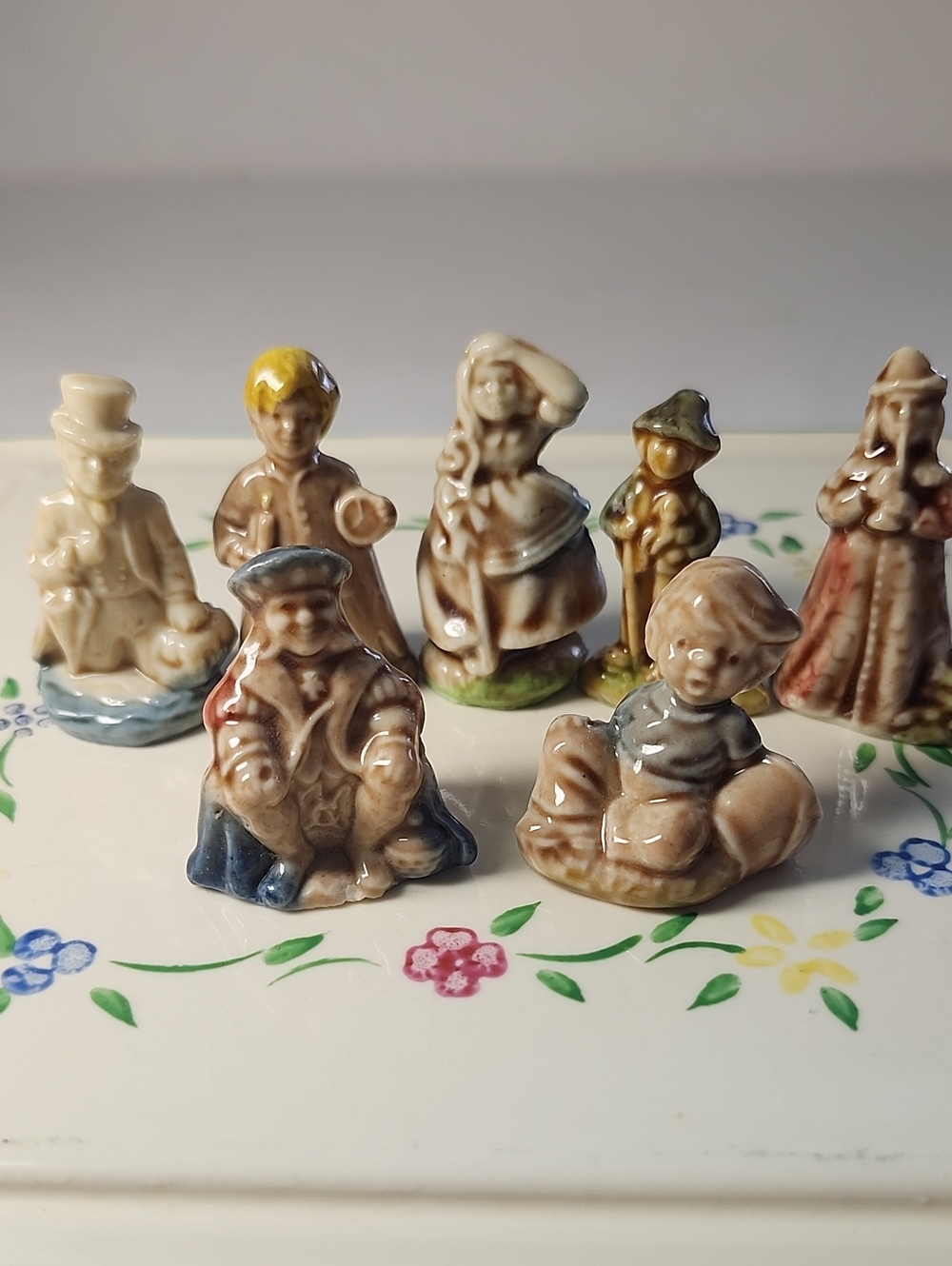 Vintage Wade England Figurine Set Of 7